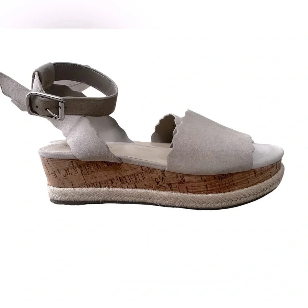 Marc Fisher faithful platform sandals new without box size 8.5 cutest sandals​
